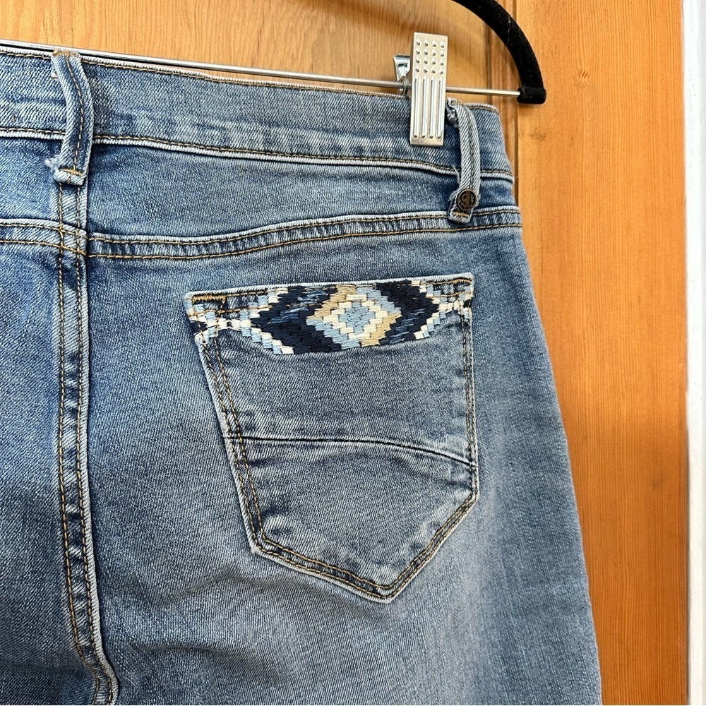 driftwood colette cropped straight leg southwestern aztec embroidered jeans - Picture 4 of 7